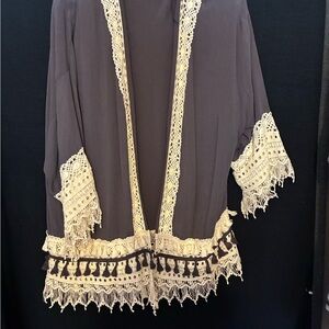 Knox Rose Black and Cream Lace Trim Cape